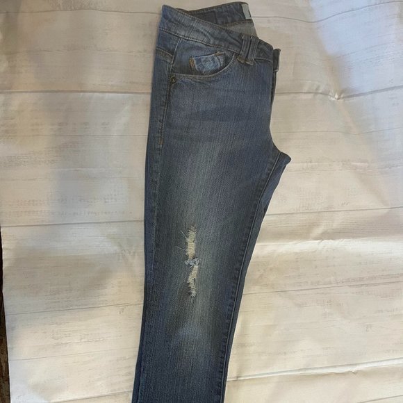Jolt Denim Jeans Distressed Skinny Size 3 Juniors Embroidered Pockets Medium - Picture 2 of 7